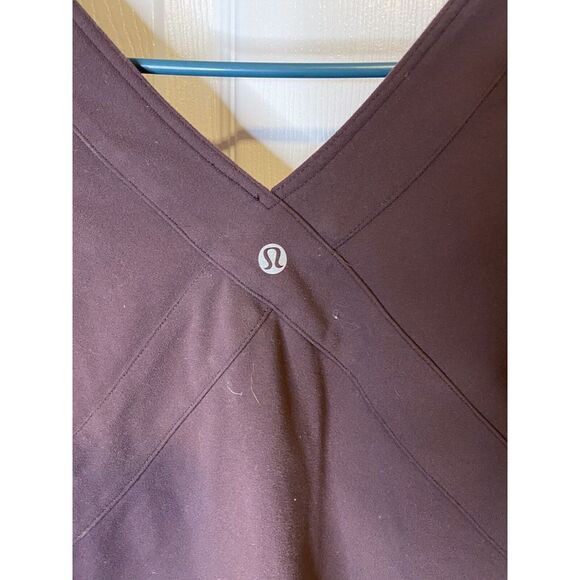 Lululemon Maroon tank top with built in sports Bra Size 2 Chest 30" Length 21" - Picture 3 of 4